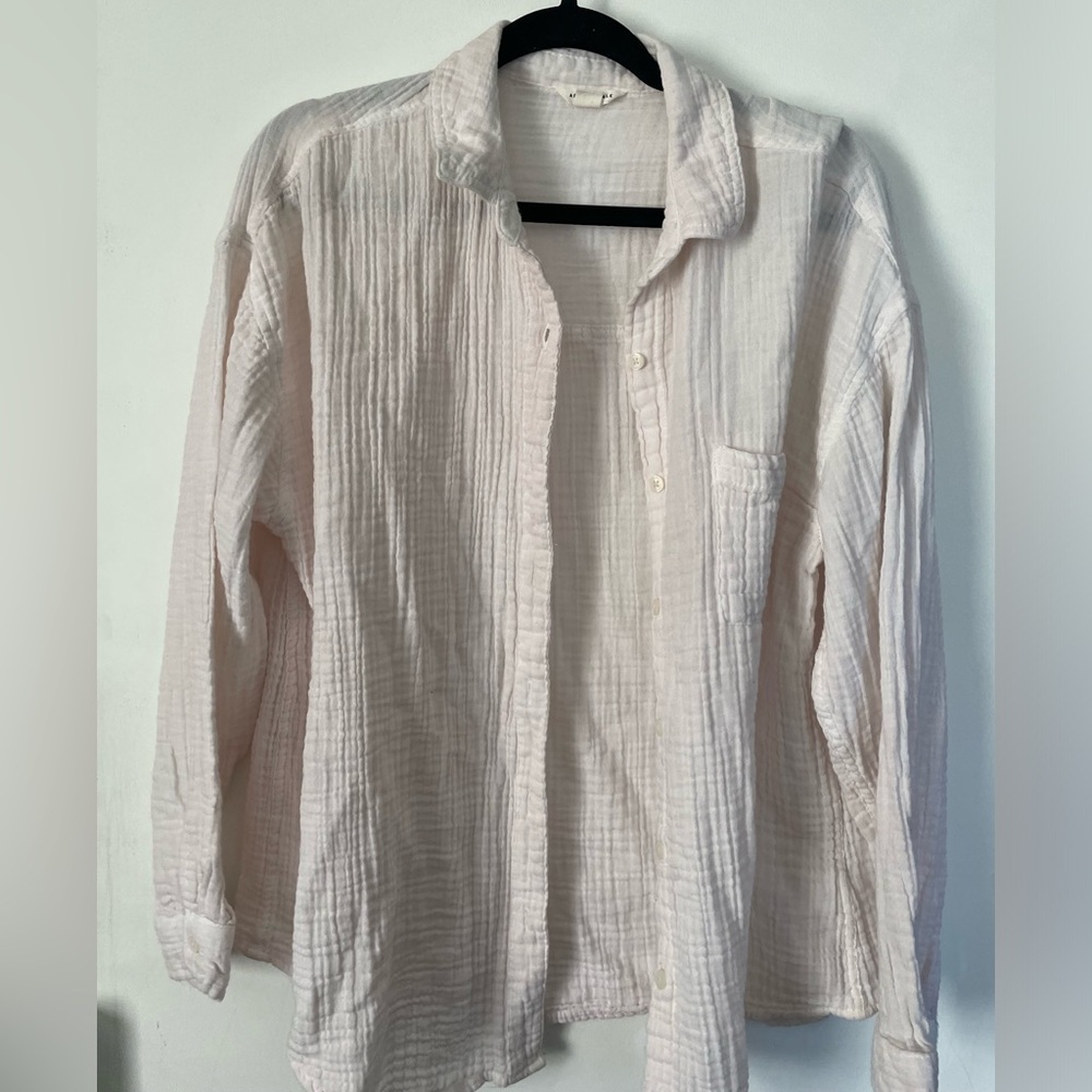 American Eagle
Cover up
Small
Accidentally light pink (washed whites and red)